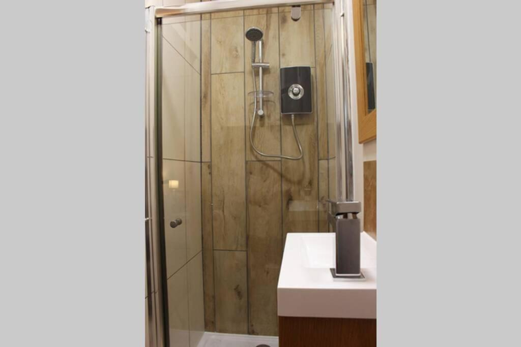 Peaceful & Central Self Contained 1 Bedroom House Glastonbury Eksteriør bilde